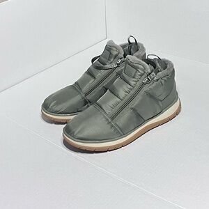UGG Lakesider Zip Puff Boot